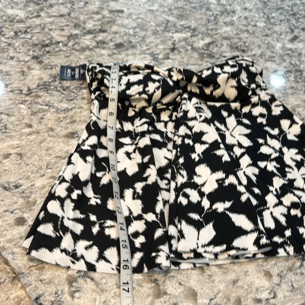 NWT Swim Solutions Floral Flyaway Tankini Top Black White Size 10